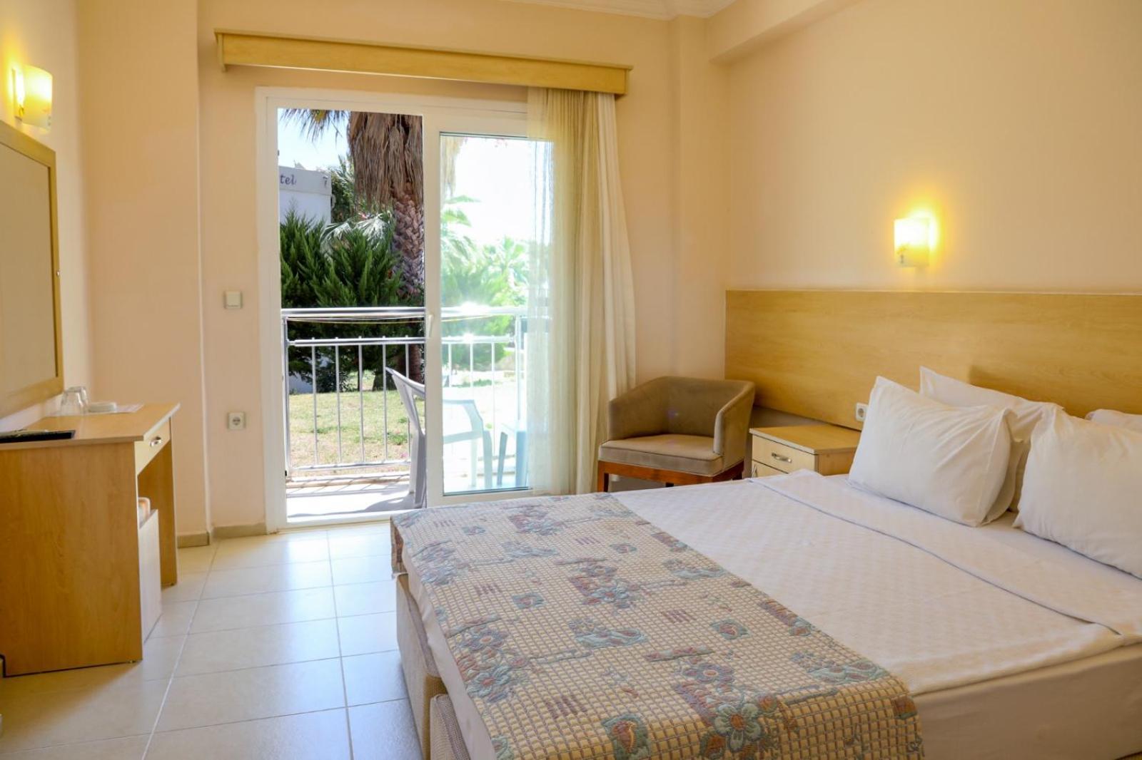 Viras Hotel Ortakent Esterno foto