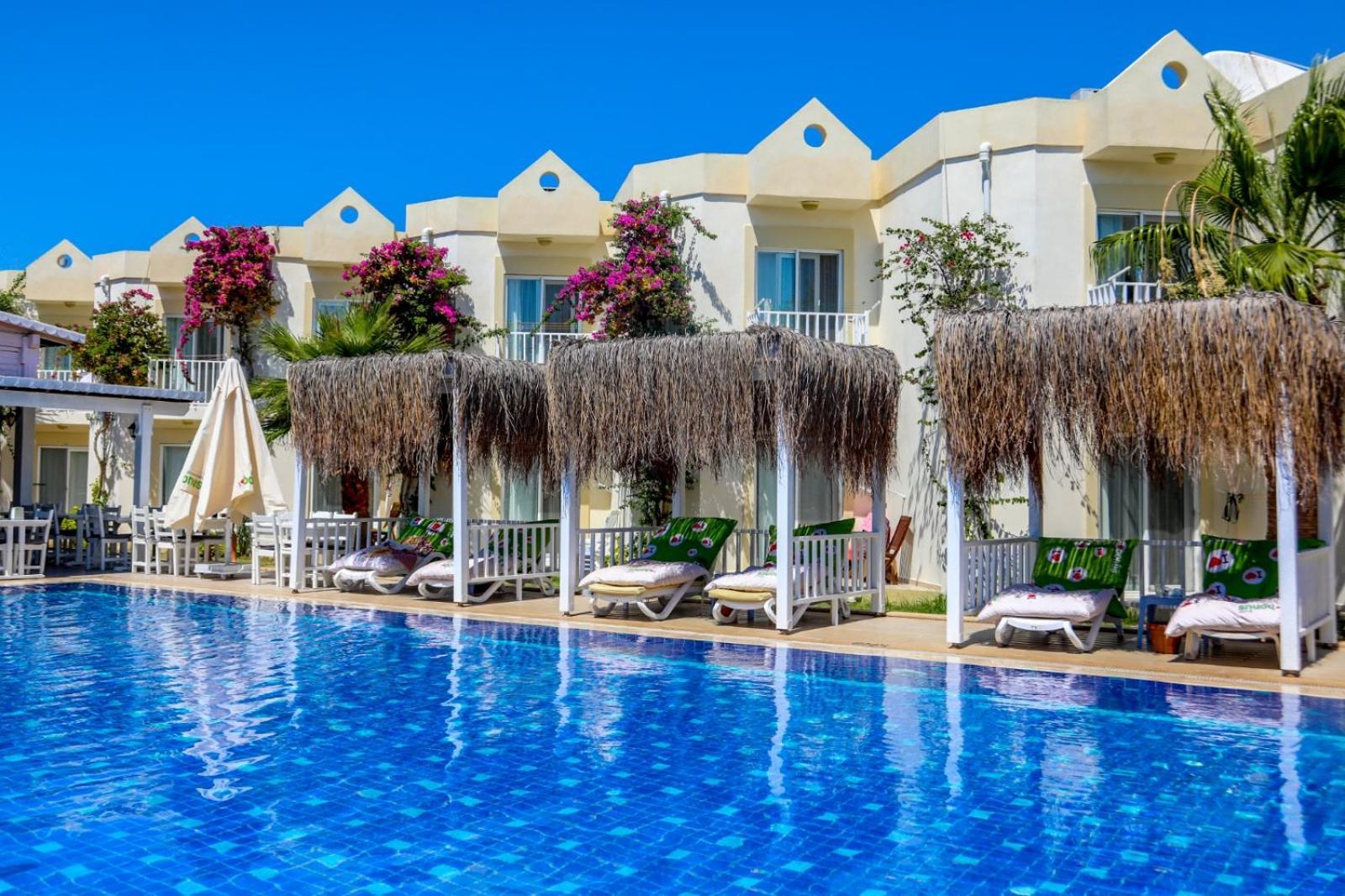Viras Hotel Ortakent Esterno foto