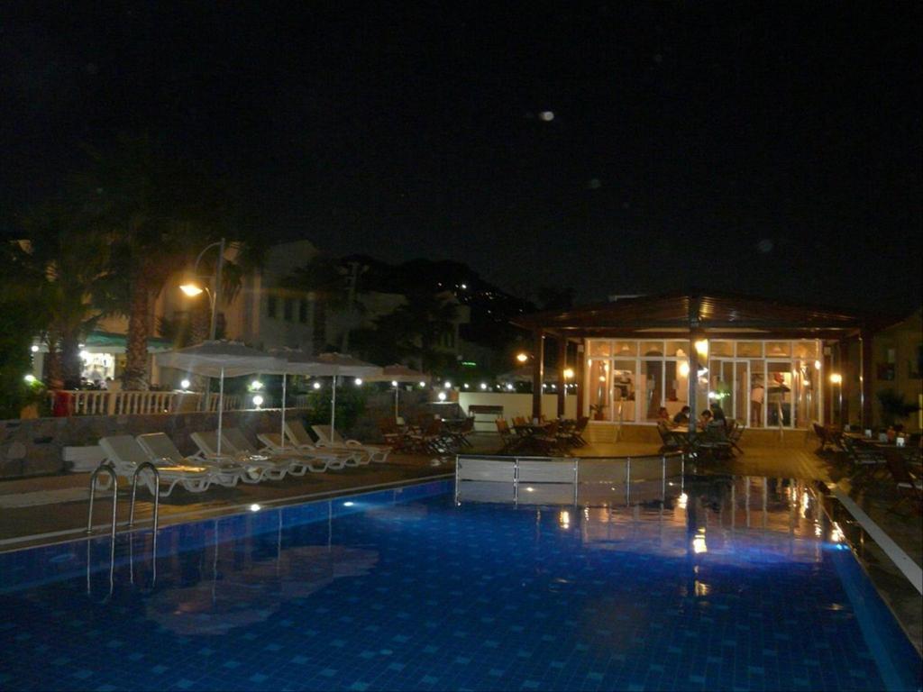 Viras Hotel Ortakent Esterno foto
